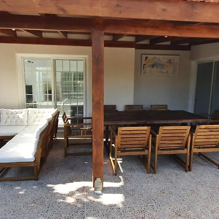 Aphrodite By The Sea פאפוס